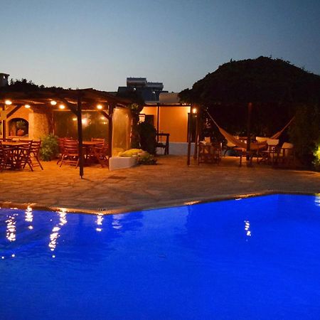 Tzane Studios & Apartments - Steps Away From Golden Beach 흐리시 악티 외부 사진