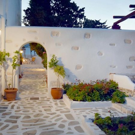 Tzane Studios & Apartments - Steps Away From Golden Beach 흐리시 악티 외부 사진