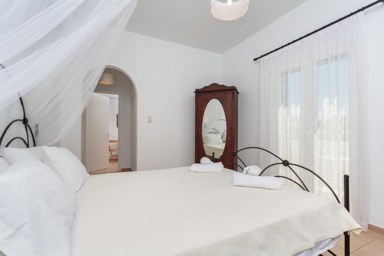 Tzane Studios & Apartments - Steps Away From Golden Beach 흐리시 악티 외부 사진
