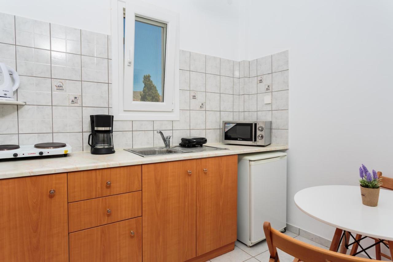 Tzane Studios & Apartments - Steps Away From Golden Beach 흐리시 악티 외부 사진