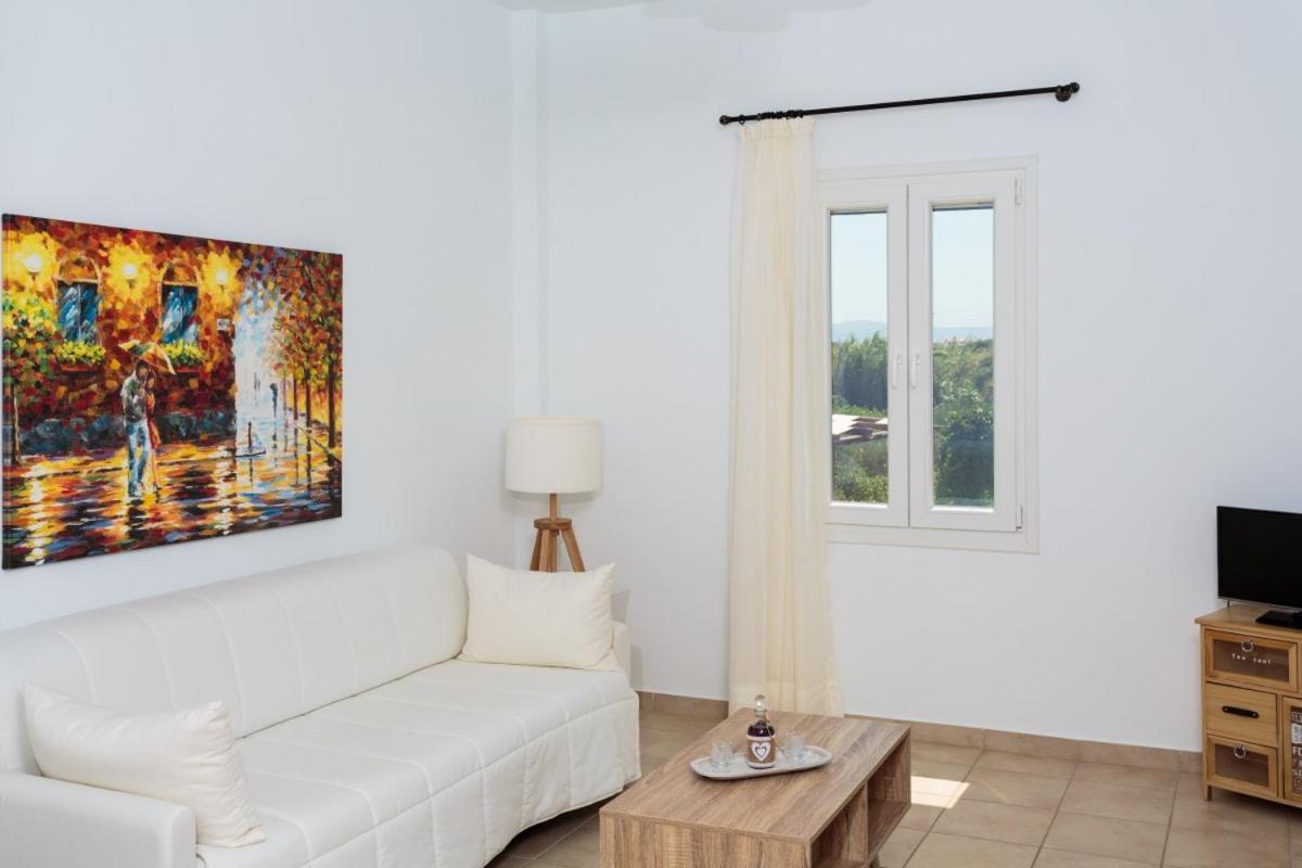 Tzane Studios & Apartments - Steps Away From Golden Beach 흐리시 악티 외부 사진