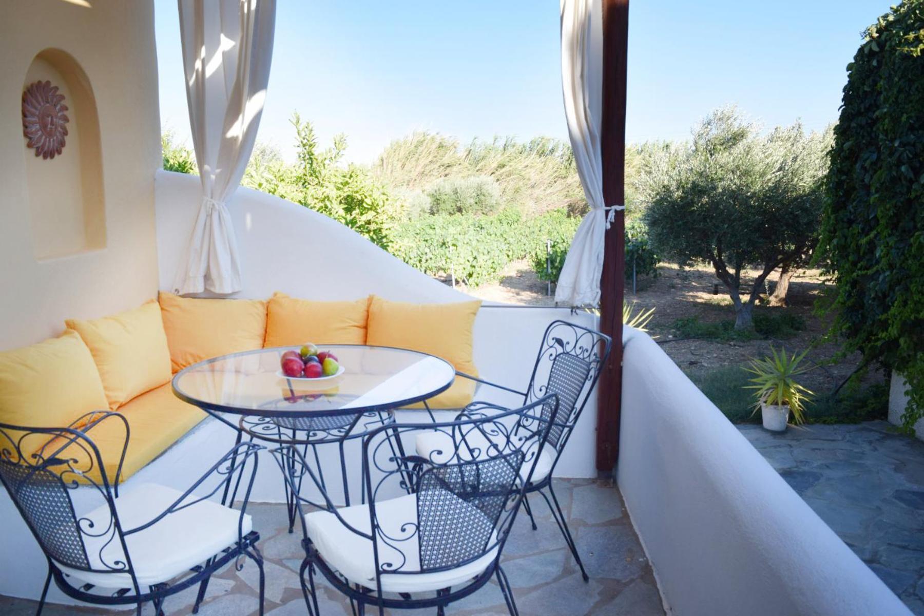 Tzane Studios & Apartments - Steps Away From Golden Beach 흐리시 악티 외부 사진