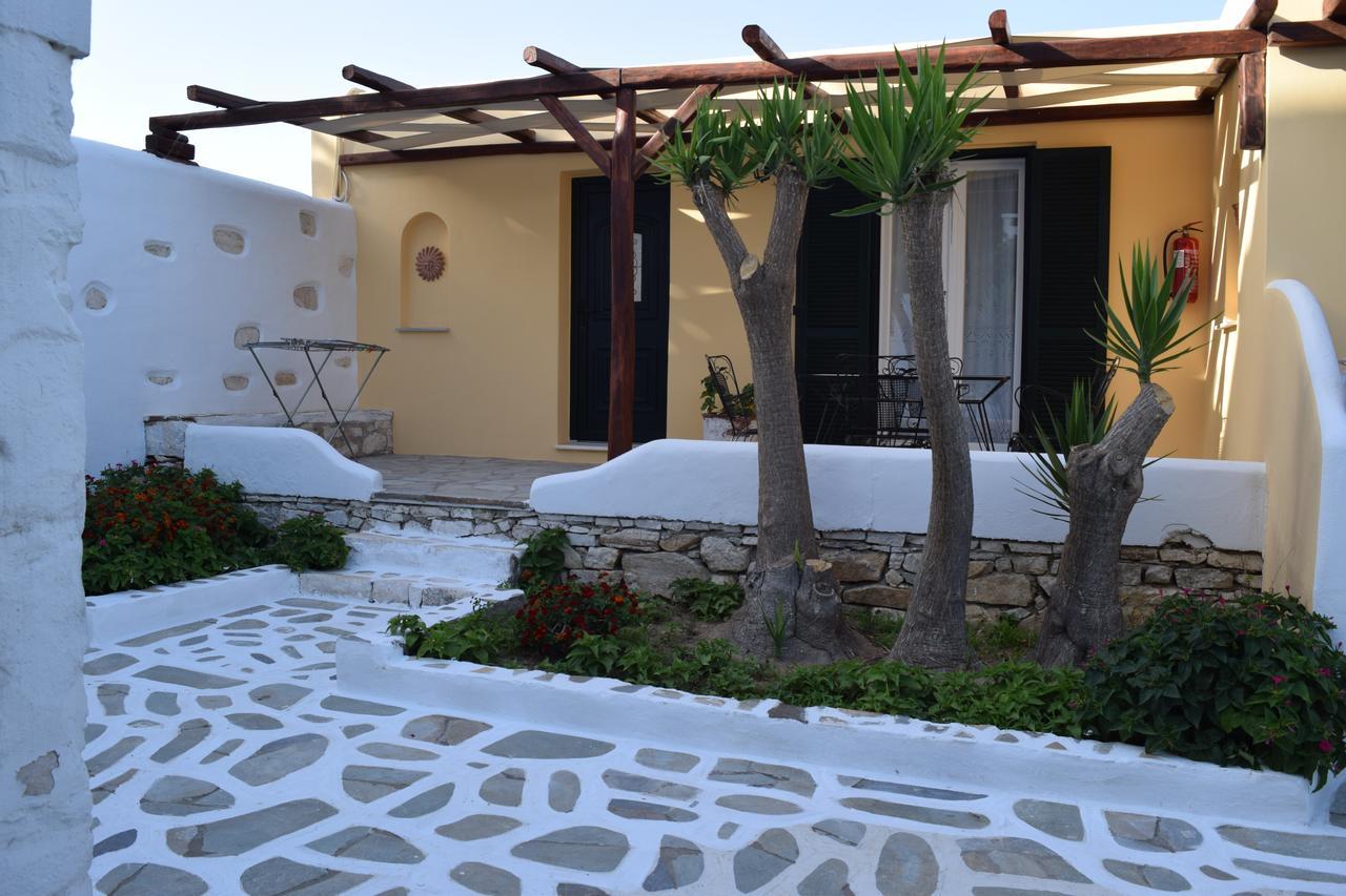 Tzane Studios & Apartments - Steps Away From Golden Beach 흐리시 악티 외부 사진