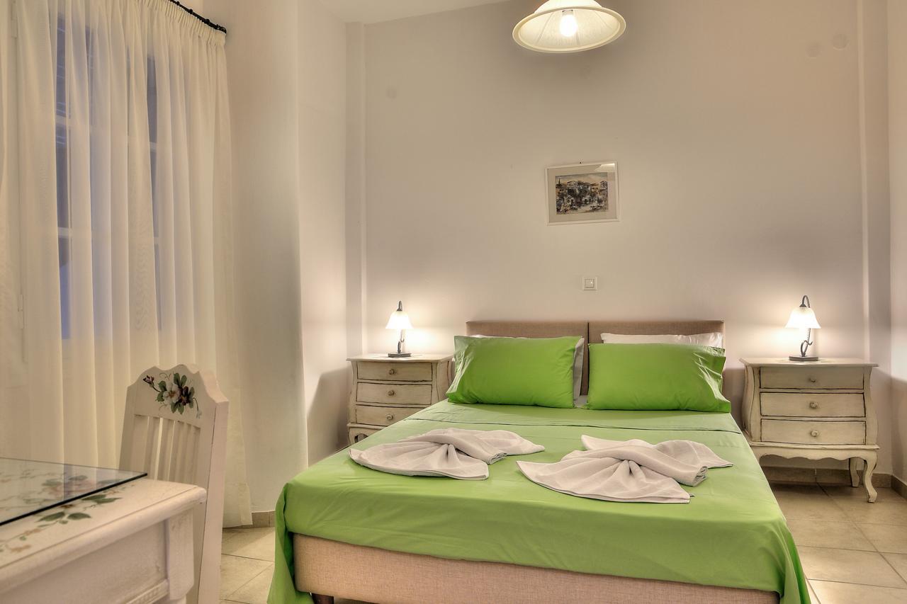 Tzane Studios & Apartments - Steps Away From Golden Beach 흐리시 악티 외부 사진